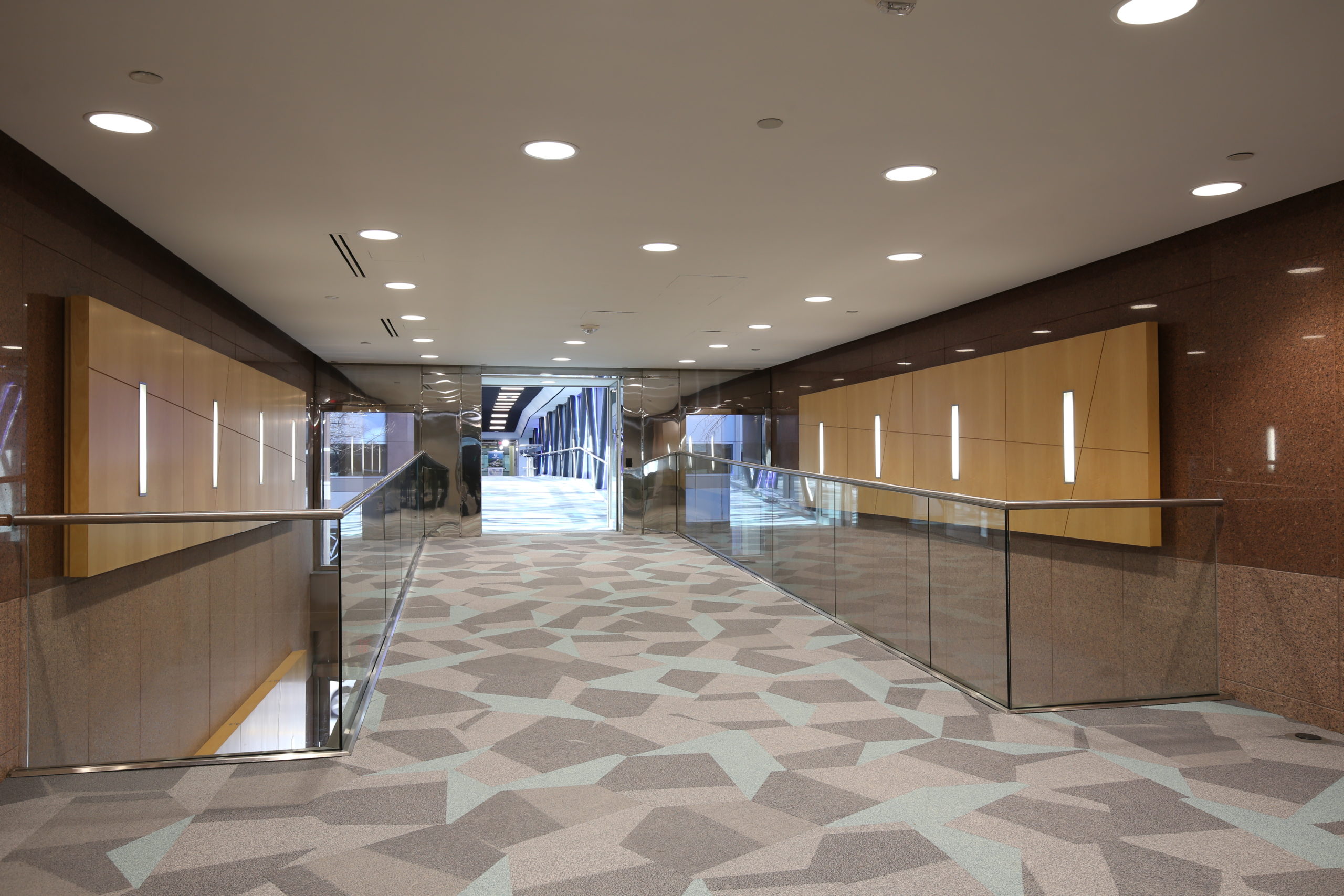 KBS Willow Oaks Corporate Center - Walkway