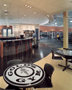 Gold's Gym - Lounge